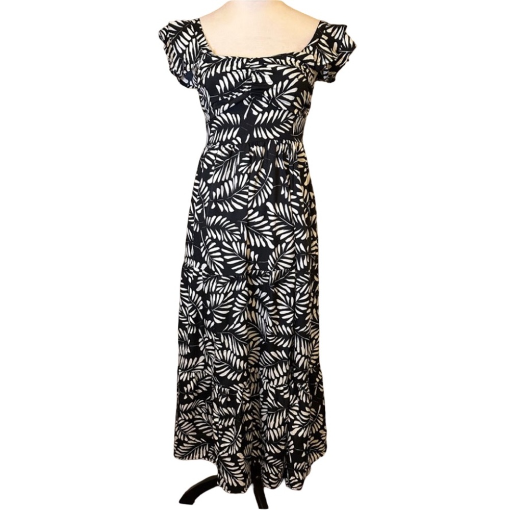 Making Waves Monochrome Leaf Print Maxi Dress